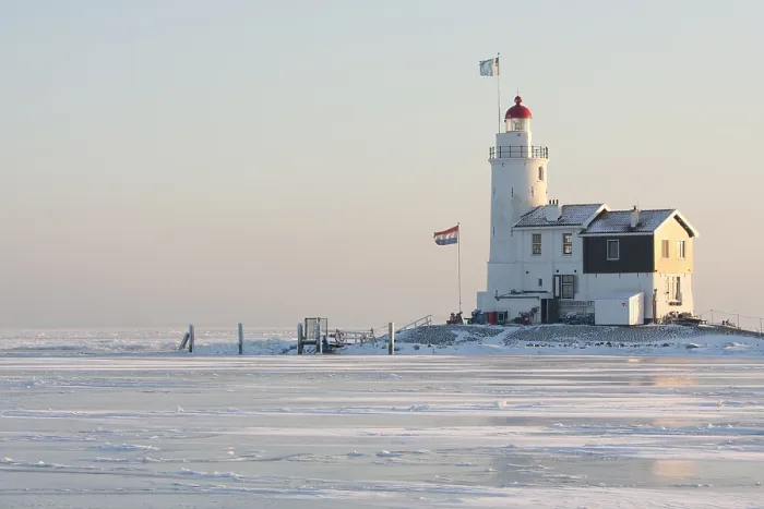 Gerahmter Druck : Leuchtturm, Feuerwand