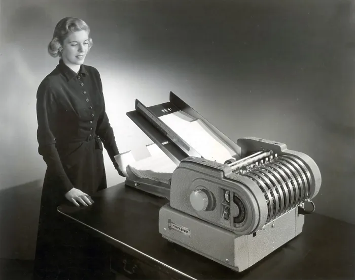 Gerahmter Druck : Pitney Bowes Elektroklappmaschine Gerahmter Druck : Pitney Bowes Elektroklappmaschine