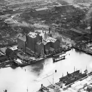 Grimsby Docks Print: Aerial view of Alexandra Dock and surrounding area