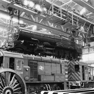 Kein 6000 König George V in Swindon Works. Kein 6000 König George V in Swindon Works.