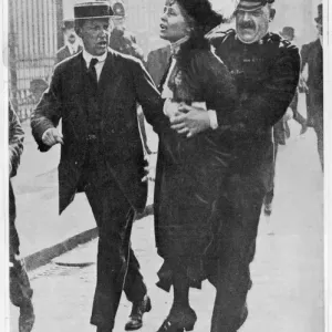 Mrs Pankhurst Arrested Outside Buckingham Palace Print Mrs Pankhurst Arrested Outside Buckingham Palace Print