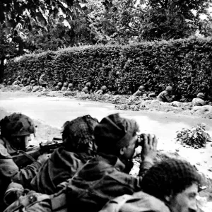 British First Airborne Dug in at Arnhem, 1944 Print British First Airborne Dug in at Arnhem, 1944 Print