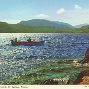 Pescar en el lago de Corrib, Ciudad de Galway, República de Irlanda Pescar en el lago de Corrib, Ciudad de Galway, República de Irlanda