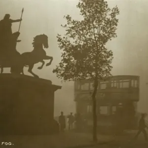 London in Fog - A Print of a Pea Souper, circa 1907 London in Fog - A Print of a Pea Souper, circa 1907