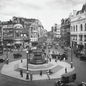 Piccadilly Circus and the Statue of Eros, London Print 1930s Piccadilly Circus and the Statue of Eros, London Print 1930s