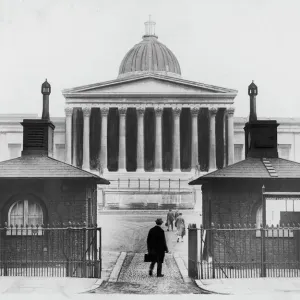 University College London Print: Classic Front Facade University College London Print: Classic Front Facade