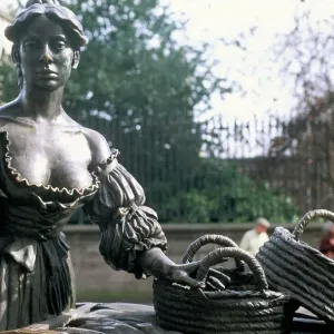 Bronze Statue of Molly Malone Print Bronze Statue of Molly Malone Print