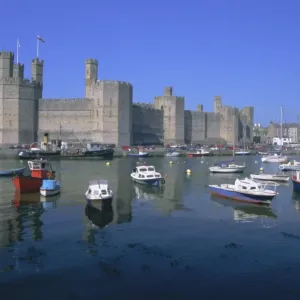 Castillo de Caernarfon (Castell Caernarvon en galés) Castillo de Caernarfon (Castell Caernarvon en galés)