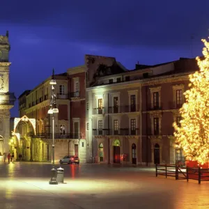 Duomo Square at Christmas, Ortygia, Siracusa Print