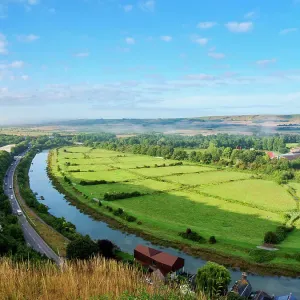 Fluss Ouse mit erhöhter Sichtweise in Lewes im Südosten Englands Fluss Ouse mit erhöhter Sichtweise in Lewes im Südosten Englands