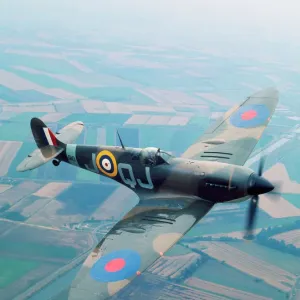 Supermarine Spitfire Print (AB910) - RAF Fighter Aircraft Image Supermarine Spitfire Print (AB910) - RAF Fighter Aircraft Image