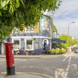 La Angustia de los brazos (El Ángelsea), pubs en Hammersmith Londres Inglaterra Reino Unido La Angustia de los brazos (El Ángelsea), pubs en Hammersmith Londres Inglaterra Reino Unido