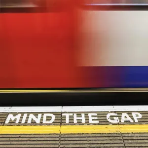 London Underground Mind the Gap Print with Moving Train London Underground Mind the Gap Print with Moving Train