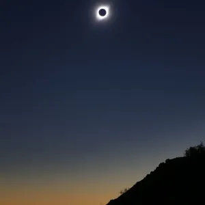 Ein Sonnenfinsternis wird in Coquimbo beobachtet Ein Sonnenfinsternis wird in Coquimbo beobachtet