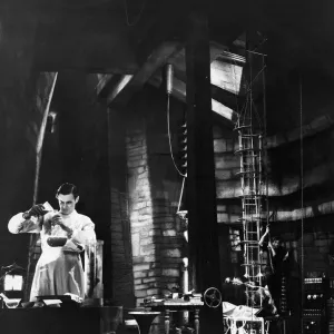 FRANKENSTEIN 1931 Print - Colin Clive as Dr. Frankenstein FRANKENSTEIN 1931 Print - Colin Clive as Dr. Frankenstein