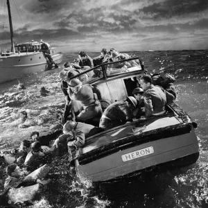 A night sequence from Dunkirk (1958) A night sequence from Dunkirk (1958)