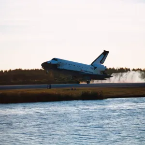 The Space Shuttle Landing Print (Australian Views) The Space Shuttle Landing Print (Australian Views)
