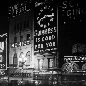 Guinness Print 1932: Piccadilly Circus Advertisement Guinness Print 1932: Piccadilly Circus Advertisement