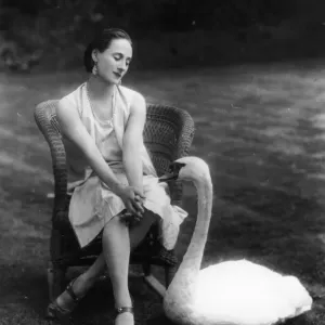 Anna Pavlova with Two Swans Print Anna Pavlova with Two Swans Print