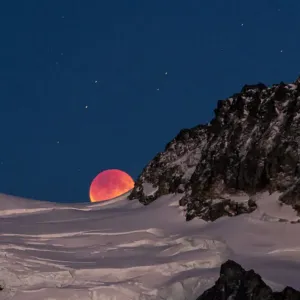Lunar Eclipse and Mount Shuksan