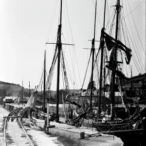 TRURI-AUSpt-1 Print of a 19th-century sailing vessel in Pentewan harbour TRURI-AUSpt-1 Print of a 19th-century sailing vessel in Pentewan harbour