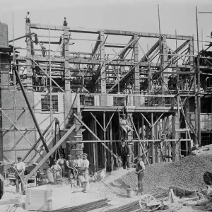 Construyendo el almacén de HTP en Malpas Road, Truro, Cornualles. Alrededor de 1911. Construyendo el almacén de HTP en Malpas Road, Truro, Cornualles. Alrededor de 1911.