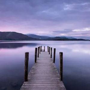 Paso de Ashness/lancha, Ashness, atardecer, Derwent Water, El Distrito de los Lagos, Cumbria, Reino Unido. Octubre 2016 Paso de Ashness/lancha, Ashness, atardecer, Derwent Water, El Distrito de los Lagos, Cumbria, Reino Unido. Octubre 2016