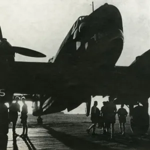 Il servizio postale per Benghazi era ora possibile, c 1942-1943, (1945). Autore: Sconosciuto. Il servizio postale per Benghazi era ora possibile, c 1942-1943, (1945). Autore: Sconosciuto.