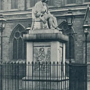 Monument to Johnson Print, 1907 Engraving Monument to Johnson Print, 1907 Engraving