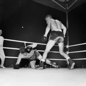 Vintage Boxing Print: Ray Wilding v. Aaron Wilson, June 1952 Vintage Boxing Print: Ray Wilding v. Aaron Wilson, June 1952