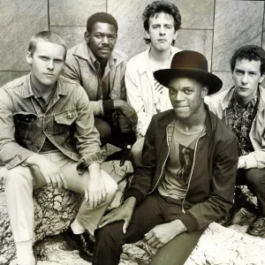 La Beat... De gauche à droite.. Dave Wakeling, Everett Mortone, Andy Cox La Beat... De gauche à droite.. Dave Wakeling, Everett Mortone, Andy Cox