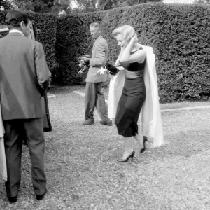 Marilyn Monroe con marito Arthur Miller ad Englefield, Surrey. Luglio 1956. Marilyn Monroe con marito Arthur Miller ad Englefield, Surrey. Luglio 1956.