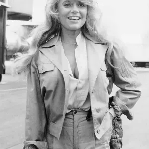 La actriz Dyan Cannon en el aeropuerto de Heathrow - julio 1979 DBase.