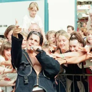 Peter Andre, esegue al Fun Day, Stewart Park, Marton, Middlesbrough, Inghilterra. Peter Andre, esegue al Fun Day, Stewart Park, Marton, Middlesbrough, Inghilterra.
