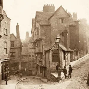 Un angolo pittoresco, ma ormai scomparso, di vecchio Bristol, questa foto mostra Steep Street in. Un angolo pittoresco, ma ormai scomparso, di vecchio Bristol, questa foto mostra Steep Street in.