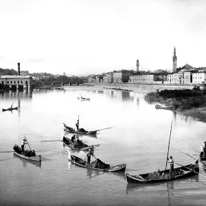 Sand diggers on the Arno, view from the Iron Bridge of San Niccol 1915 ca Sand diggers on the Arno, view from the Iron Bridge of San Niccol 1915 ca