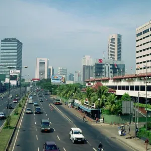 Jalan Thamrin y la silueta del skyline de Yakarta, Java, Indonesia, Asia Sudoriental, Asia. Jalan Thamrin y la silueta del skyline de Yakarta, Java, Indonesia, Asia Sudoriental, Asia.
