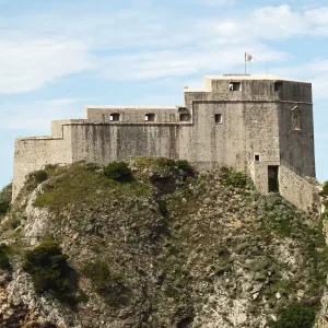 Ancient Fortress Print: Dubrovnik Cliff Edge Protection Ancient Fortress Print: Dubrovnik Cliff Edge Protection