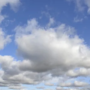 La formación de nubes, nubes cumuliformes bajas.