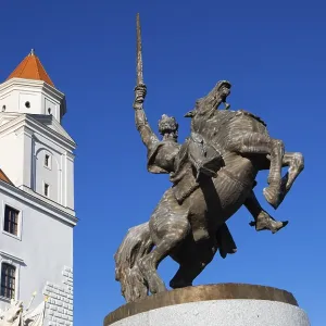 Estatua ecuestre del rey Svatopluk. Estatua ecuestre del rey Svatopluk.