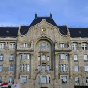 El Palacio Gresham en Budapest. El Palacio Gresham en Budapest.