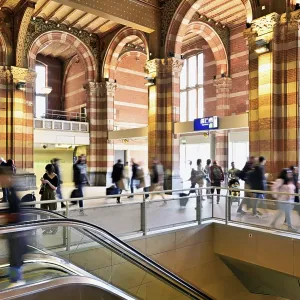 Vista interior de la Estación Central. Vista interior de la Estación Central.