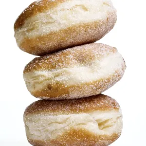 Tres donas de jamón apiladas. Tres donas de jamón apiladas.