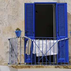 La ropa de lavado seca en un balcón, Otranto.