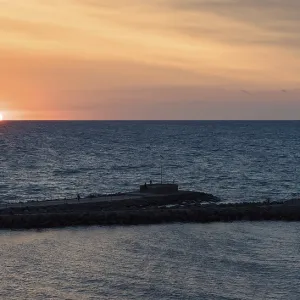 Mole am Sonnenuntergang, Leuchtturm, Warnemünde.