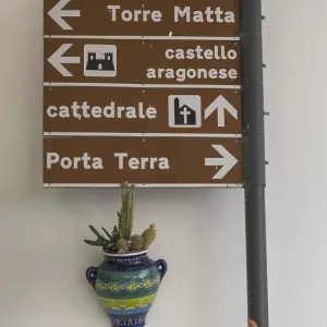 Señales de lugares de interés.