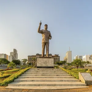 Statue of Machel Samora Print, Maputo Independence Square Statue of Machel Samora Print, Maputo Independence Square