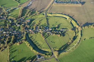 Entdecken Sie Südwestengland: Küste, Landschaft und Reisen: Neolithische Henge und Steinkreis, Avebury 35582_009