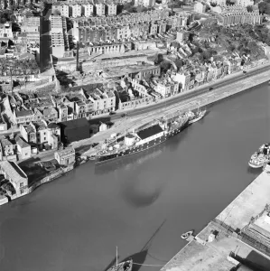Bristol Drucke: HMS Fliegende Fuchs EAW033316