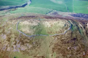 Northumberland Drucke: Yeavering-Bell-Camp 28-2832